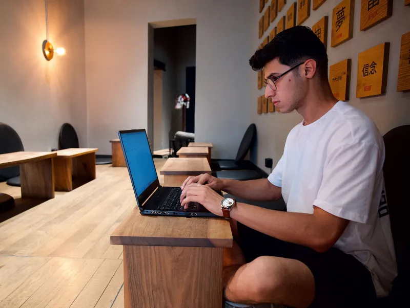 How Introverted Gig Workers Are Building Powerful Networks Without the Small Talk